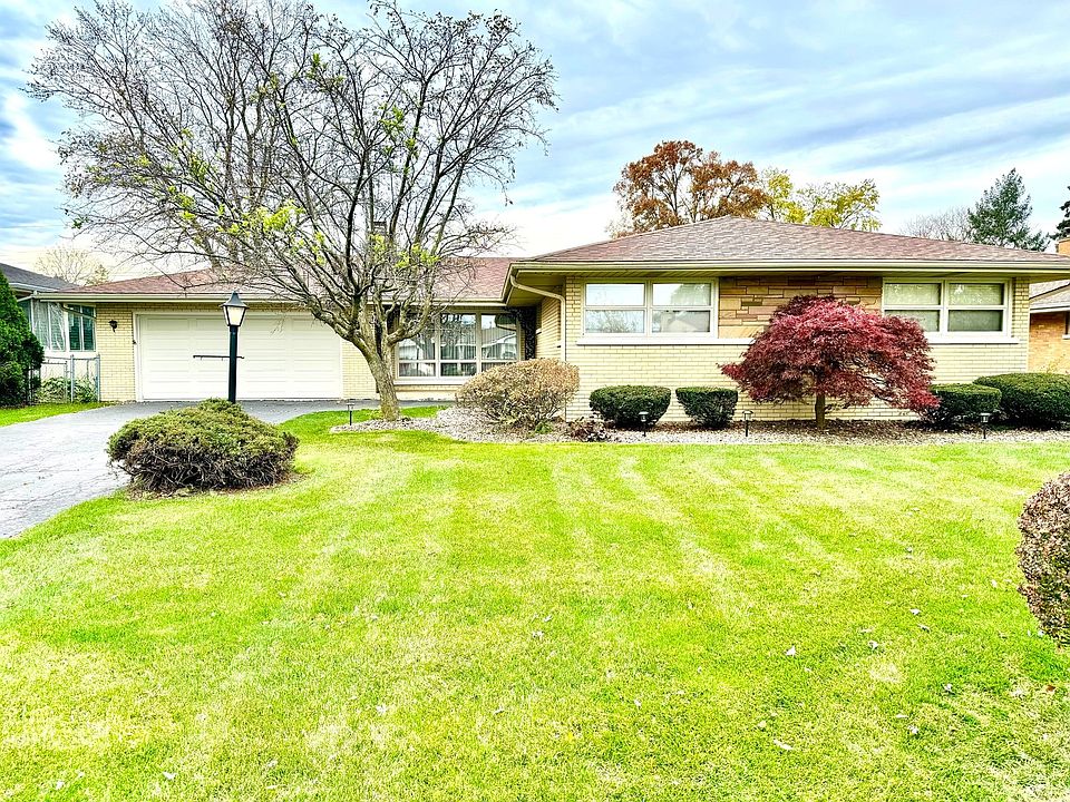 1st image of 6207 W 127th Pl