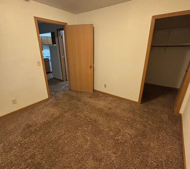 1121 Macarthur Rd