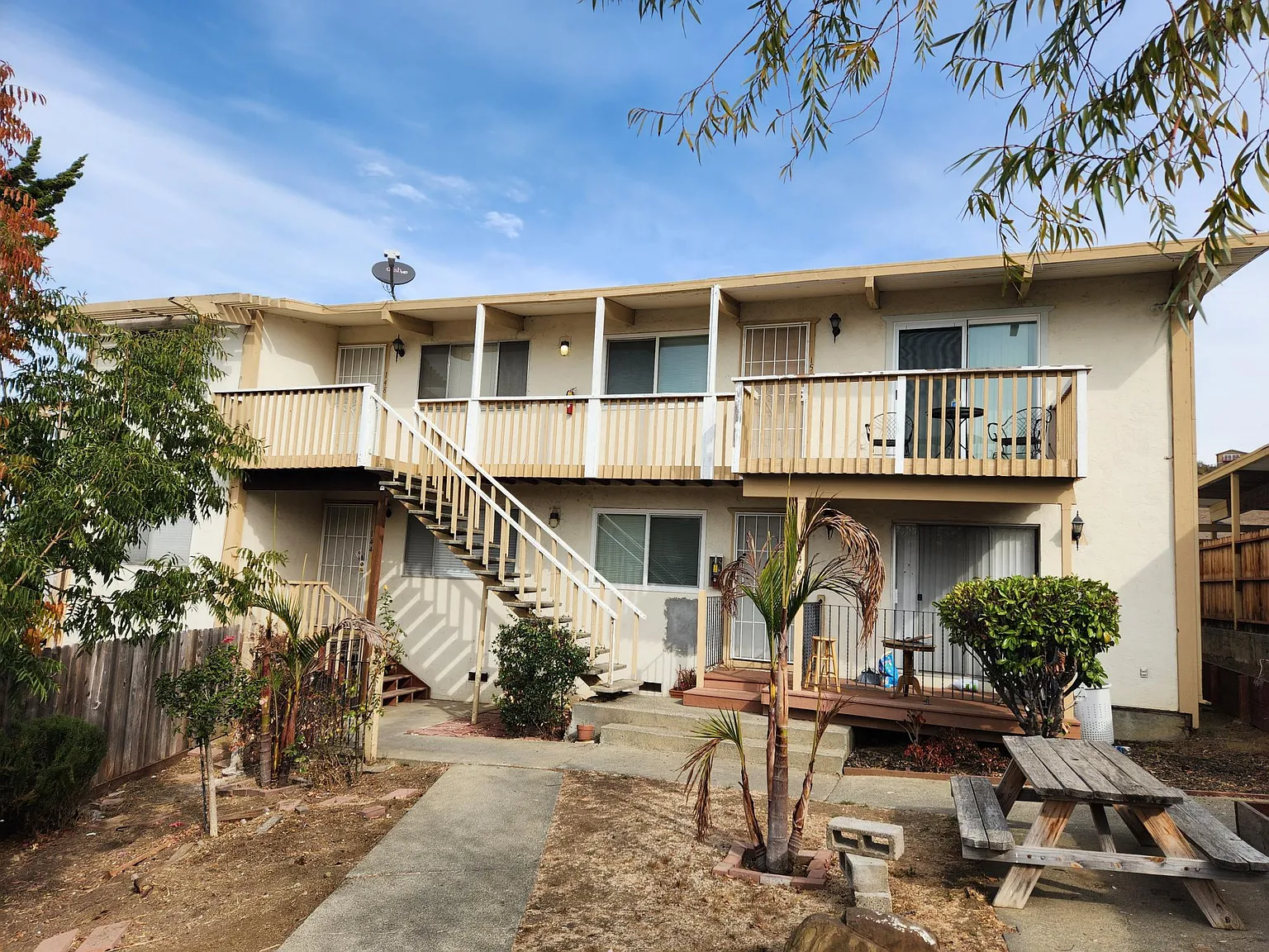 2 bed, 934 sqft, $1,695 — Photo 1