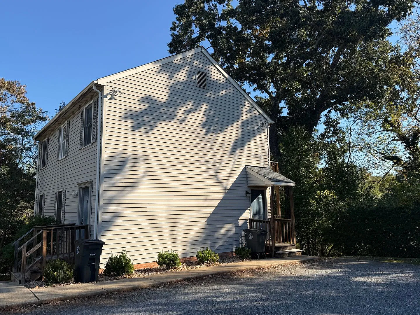 5822 - 5824 Raiford Circle — Photo 2