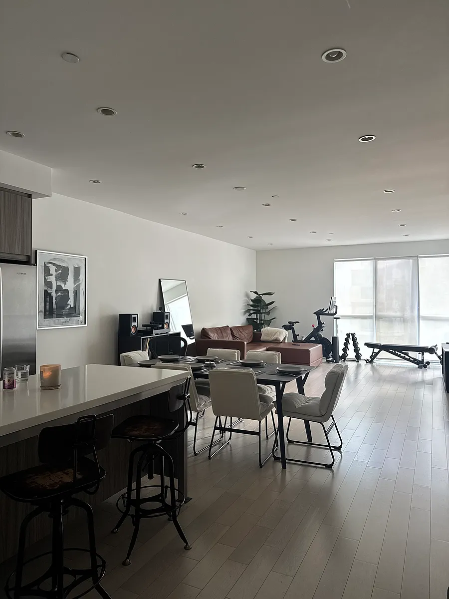 Building Photo - 1810 Selby Ave #201