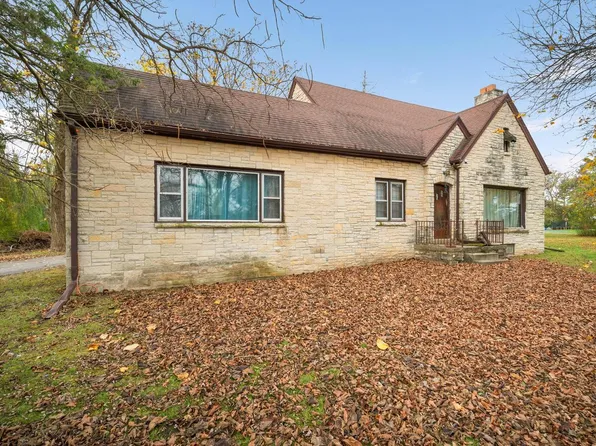 8261 South 100th STREET, Franklin, WI 53132