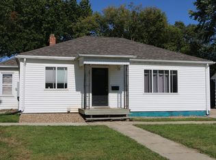 1115 W 20th St, Cedar Falls, IA 50613