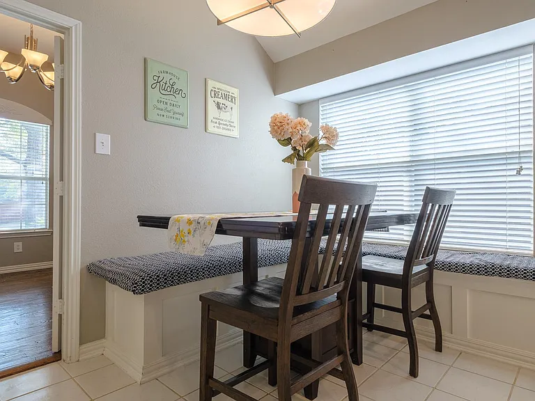 9712 Spring Dr — Photo 8