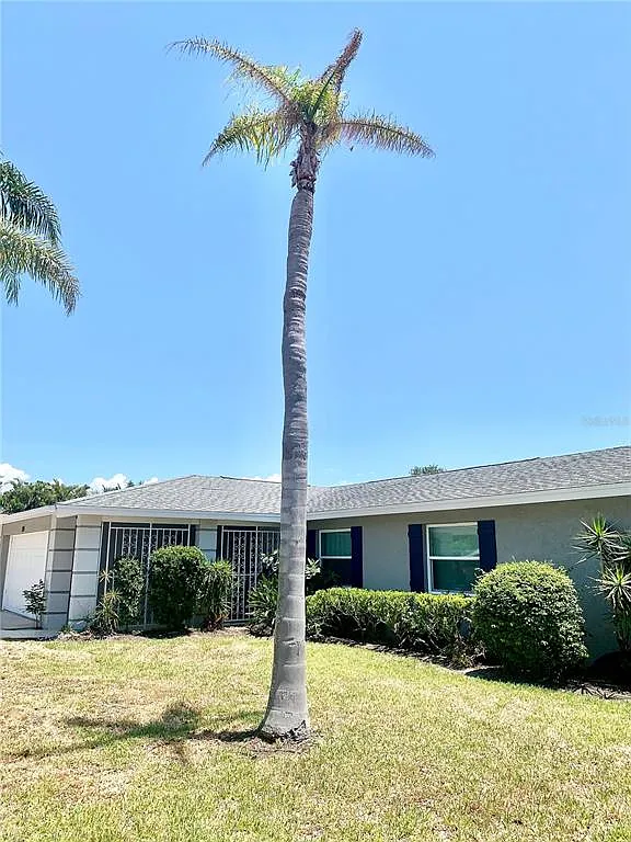3 bed, 2.5 bath, 1708 sqft, $8,999 — Photo 3