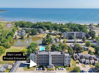 85 Viscount Dr UNIT B12, Milford, CT 06460