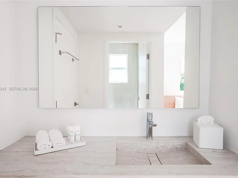 136 NE 46th St #3 — Photo 9