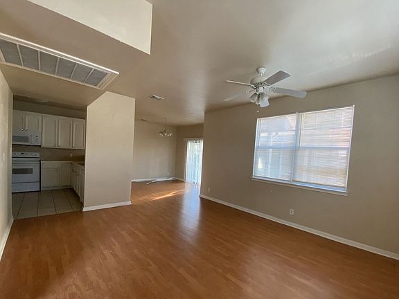 5th image of 143 Chapel Hill Cir
