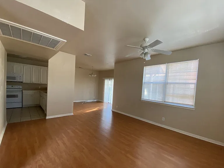 143 Chapel Hill Cir — Photo 5