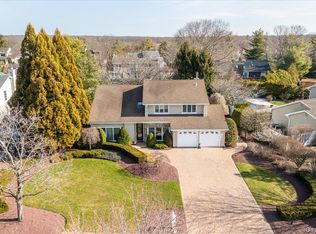 18 Chardonnay Road, Commack, NY 11725