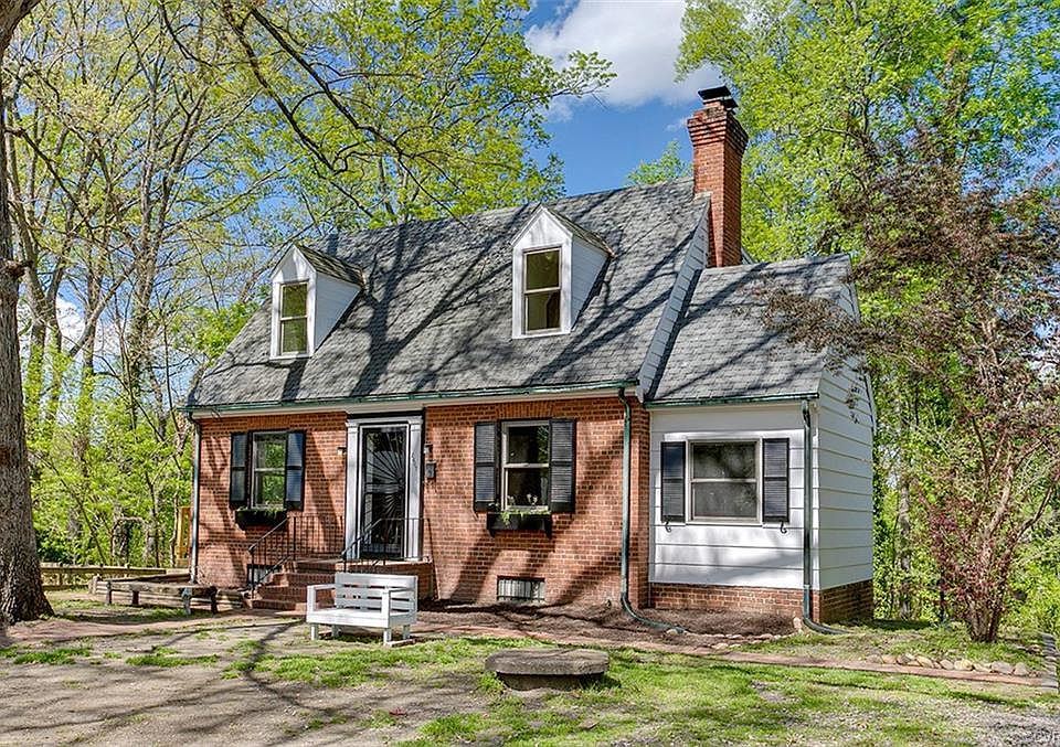1st image of 2407 Farrand Dr