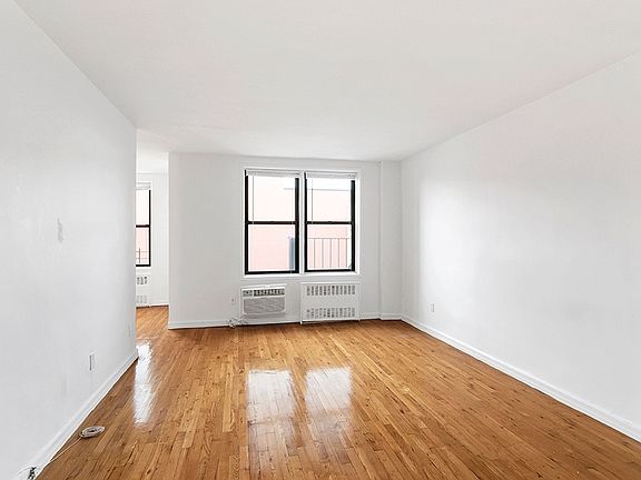 4th image of 25-34 Crescent St #2P