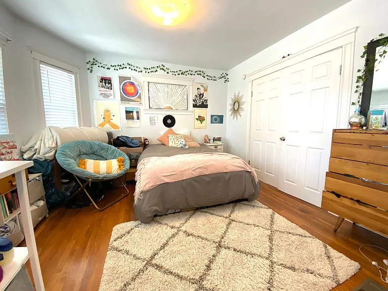 2 Vassar St #1 — Photo 12