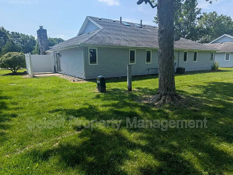 4619 Arlington Pkwy S — Photo 4