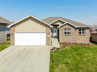 5916 Great Falls Rd, Lincoln, NE 68516