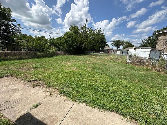 3rd image of 503 Esther Cir #B