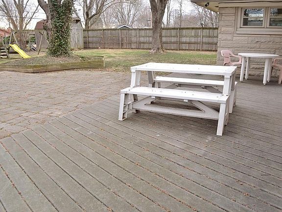 Lots of space for outdoor recreation & cookouts.