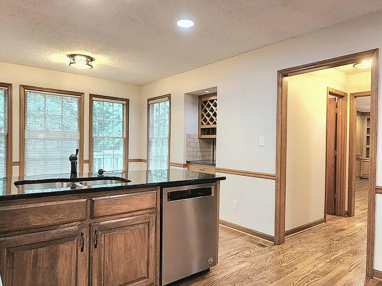 11165 Wilshire Chase Dr — Photo 15