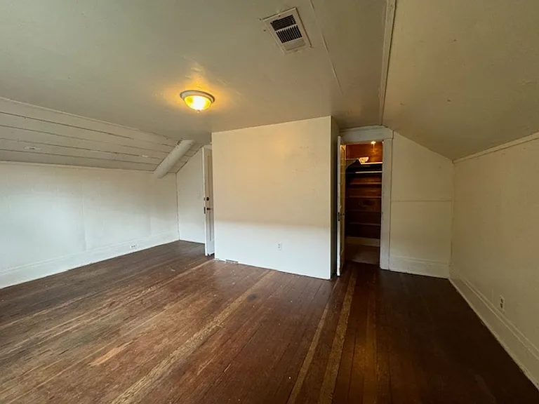 1841 H St — Photo 12
