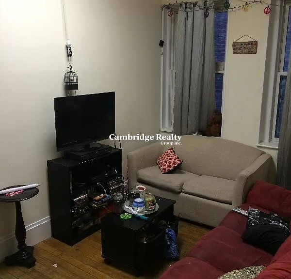 17 Aberdeen St #2T — Photo 2