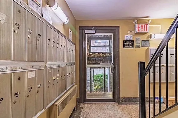 Sold by Dom Realty | media 22