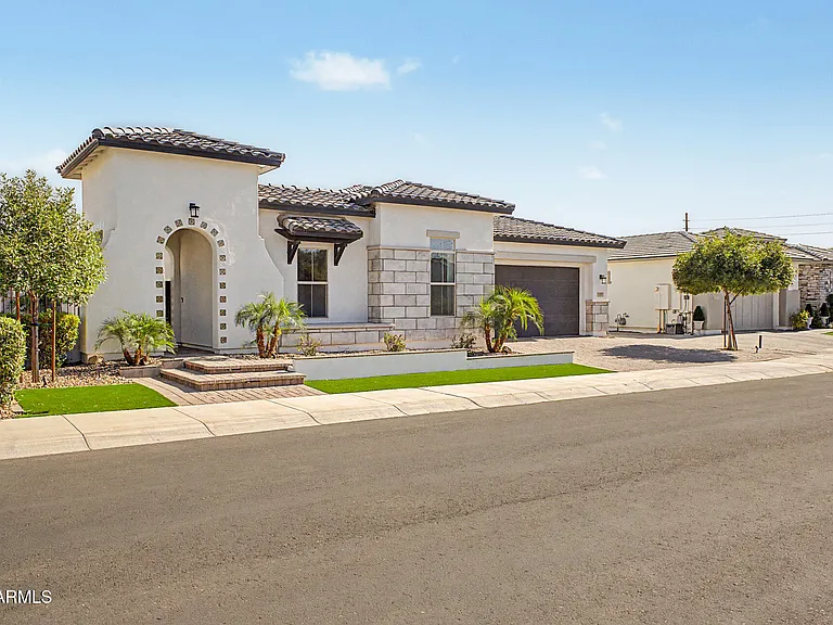 2083 E Scorpio Pl — Photo 3