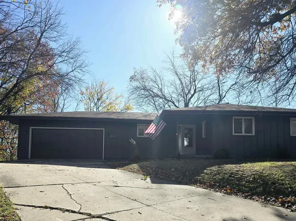 1702 B Ave E, Oskaloosa, IA 52577