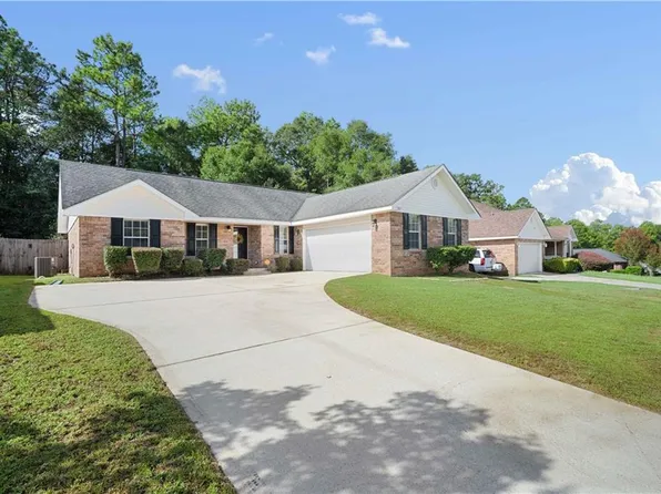 5869 Spyglass Dr, Mobile, AL 36618