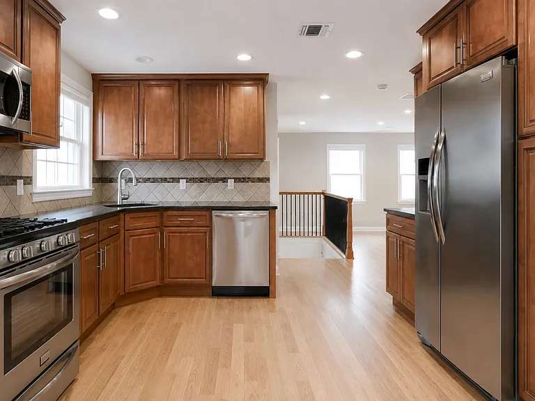 528 Cumberland St #2 — Photo 8