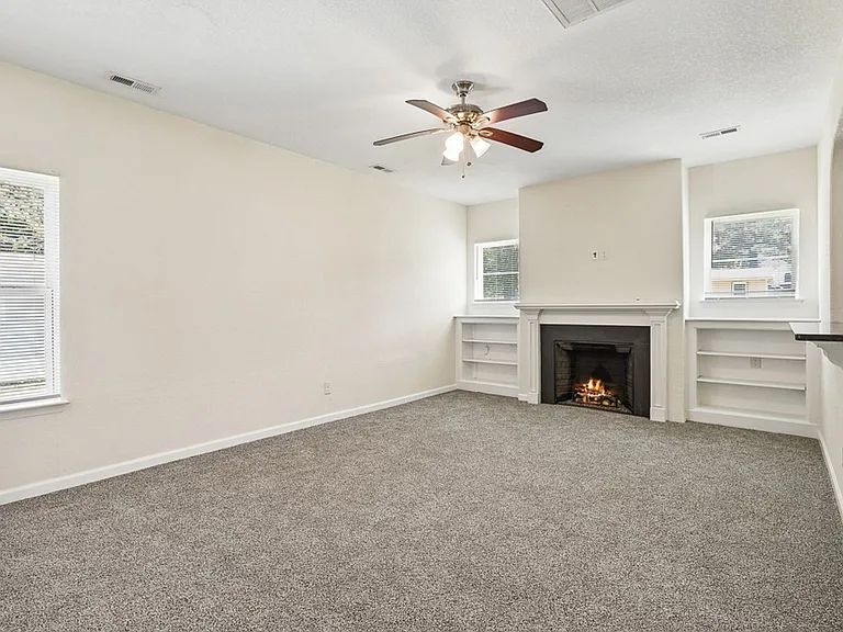 5003 Clifton St — Photo 9