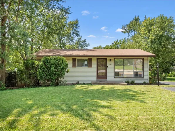 1405 Moran Dr, Saint Louis, MO 63135