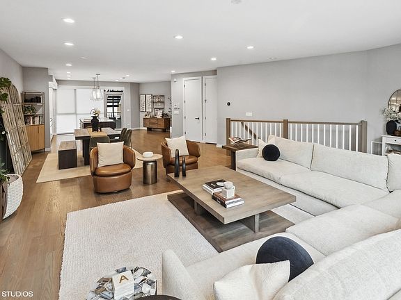 2nd image of 1233 N Paulina St #1
