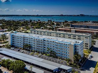 2850 59th St S APT 204, Gulfport, FL 33707