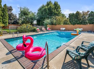 4706 Douglas Dr, Yakima, WA 98908
