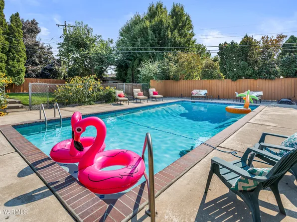 4706 Douglas Dr, Yakima, WA 98908