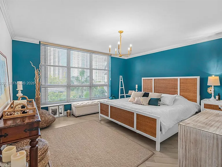 3500 Mystic Pointe Dr #604 — Photo 18