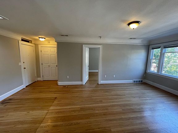Entry / Living Room
