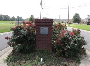 Crowne Pointe Est, Newbern, TN 38059