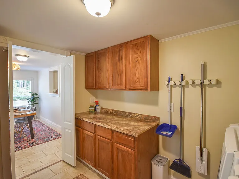 1490 N Ridge St — Photo 44
