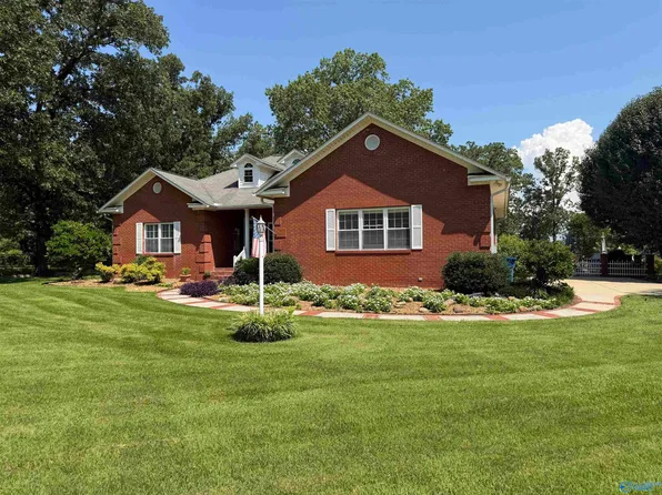 4636 Spruce St, Cedar Bluff, AL 35959