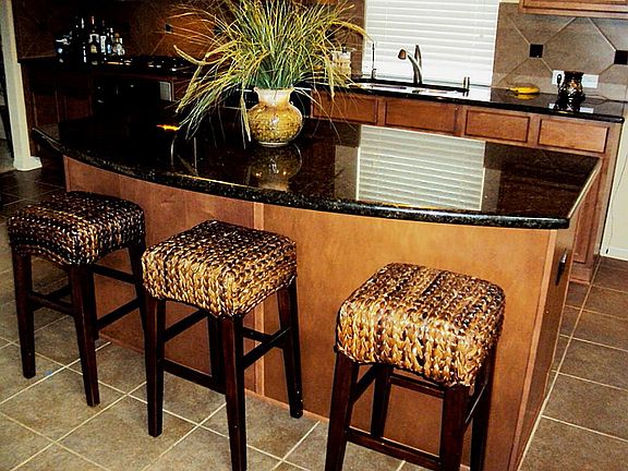 Spacious Granite Island