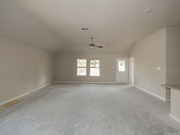 4th image of 5519 Pearl Valley