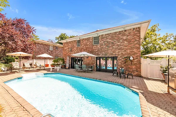Sold by Century Homes Realty Group LLC | media 15