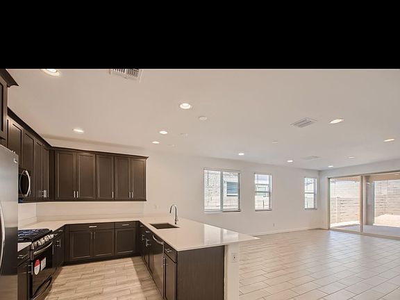 4th image of 2104 W Sleepy Ranch Rd