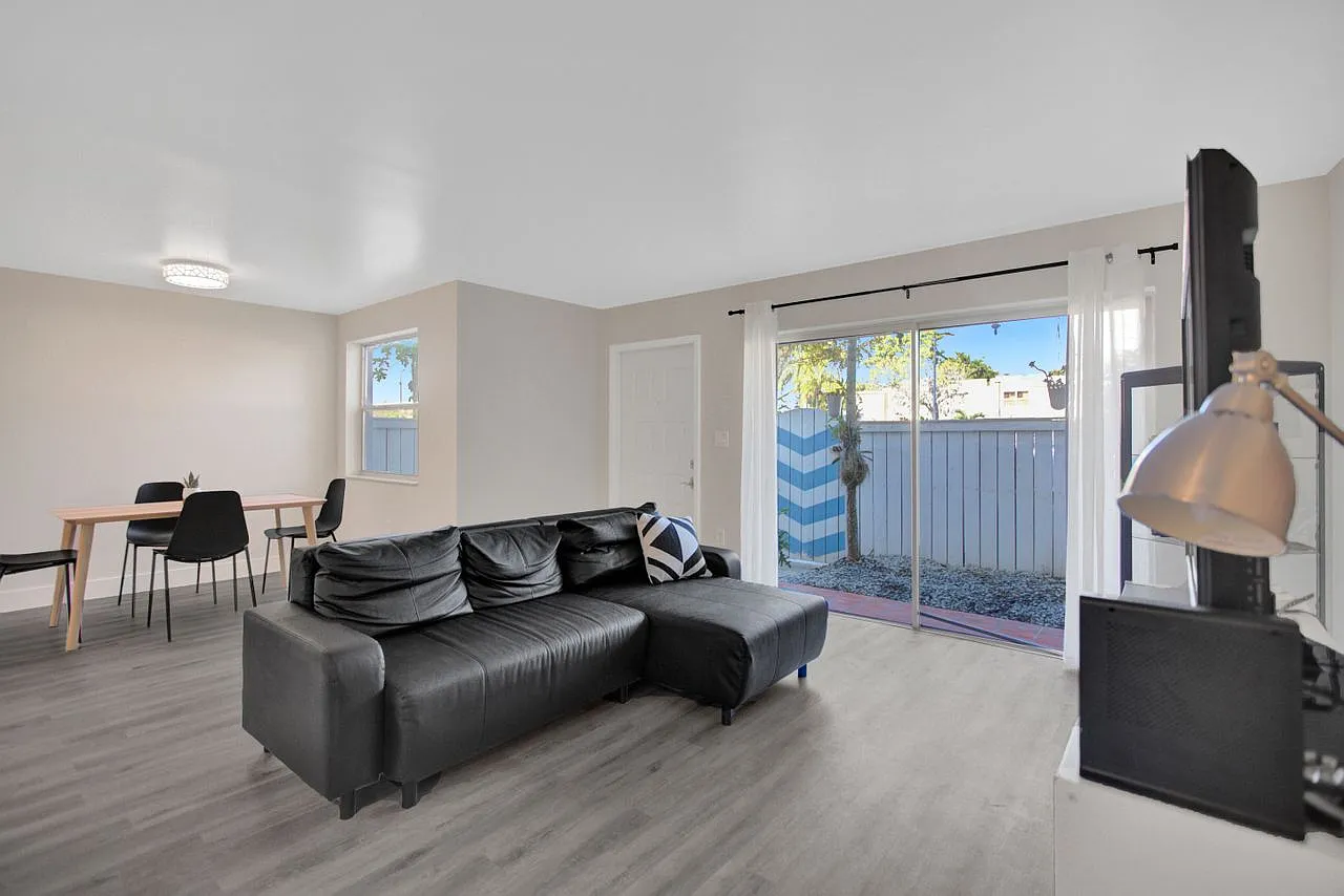 2 bed, 2.5 bath, 1000 sqft, $2,800 — Photo 4