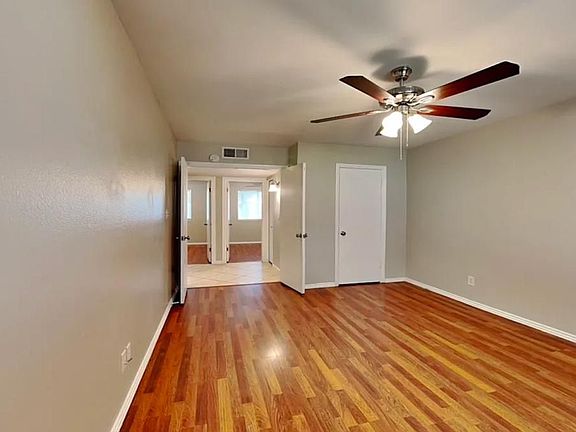 3rd image of 2912 S El Marino