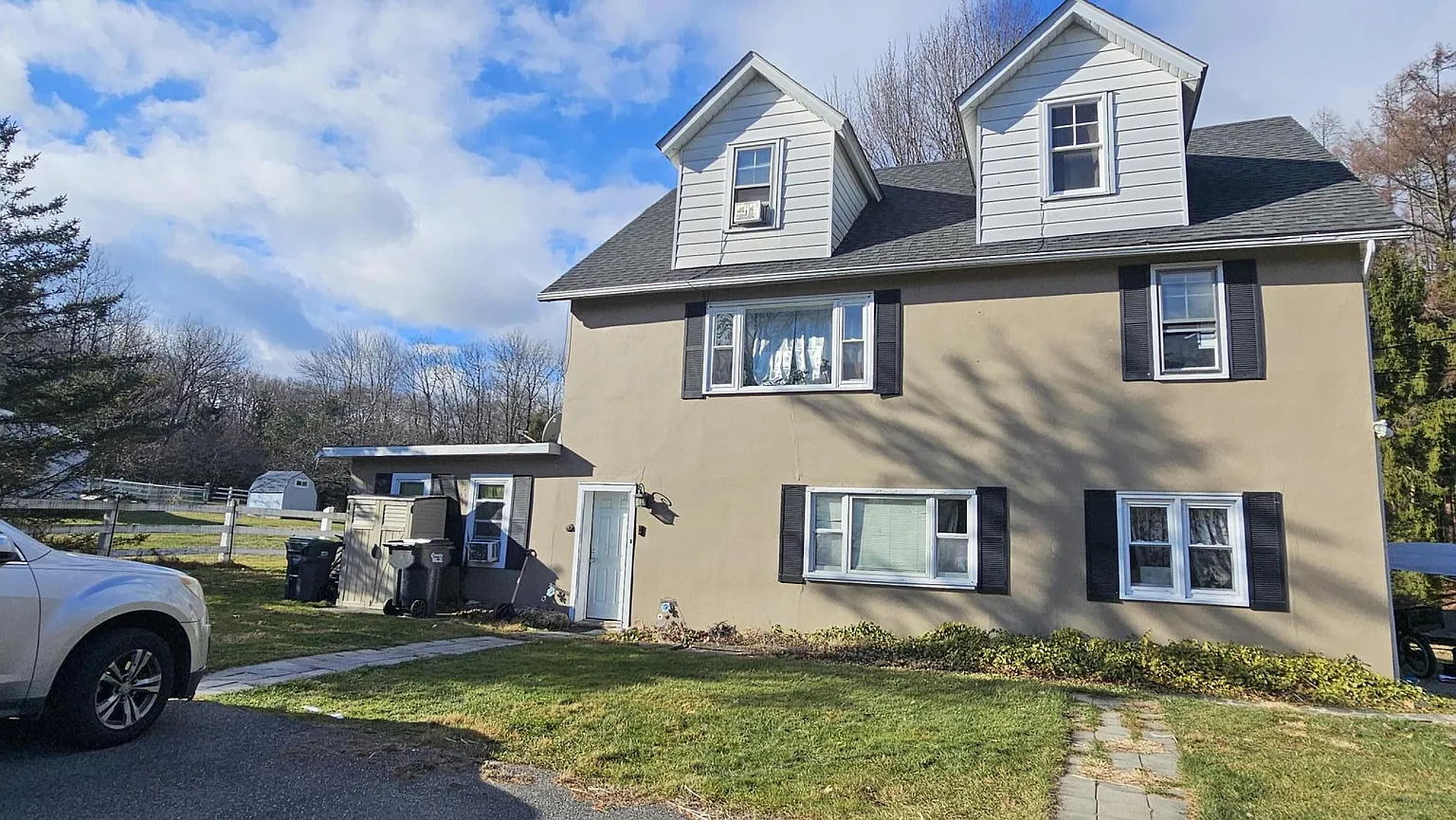 479 Golf Dr photo 1