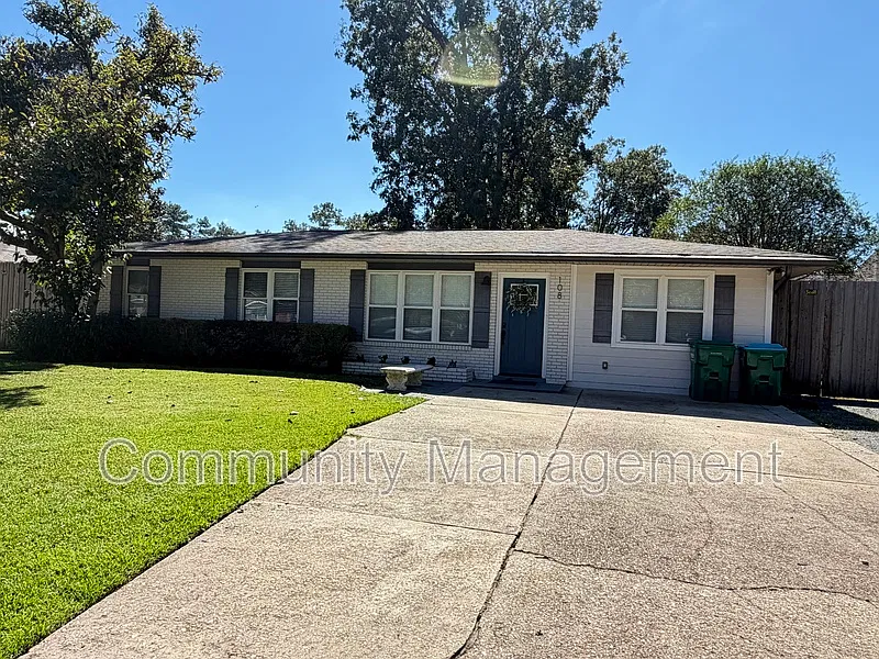 3 bed, 2.0 bath, 1540 sqft, $1,750 — Photo 1