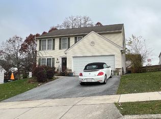 12 Logans Run, Enola, PA 17025