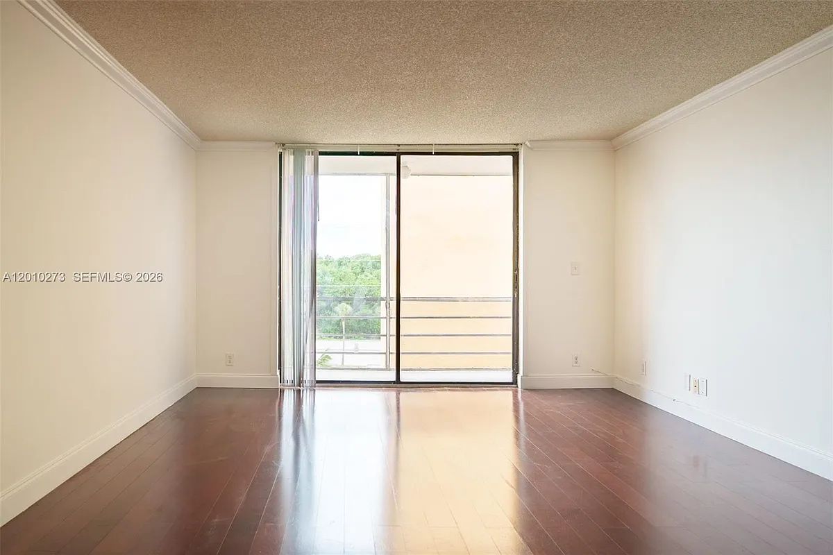 Building Photo - 2935 NE 163rd St #5T